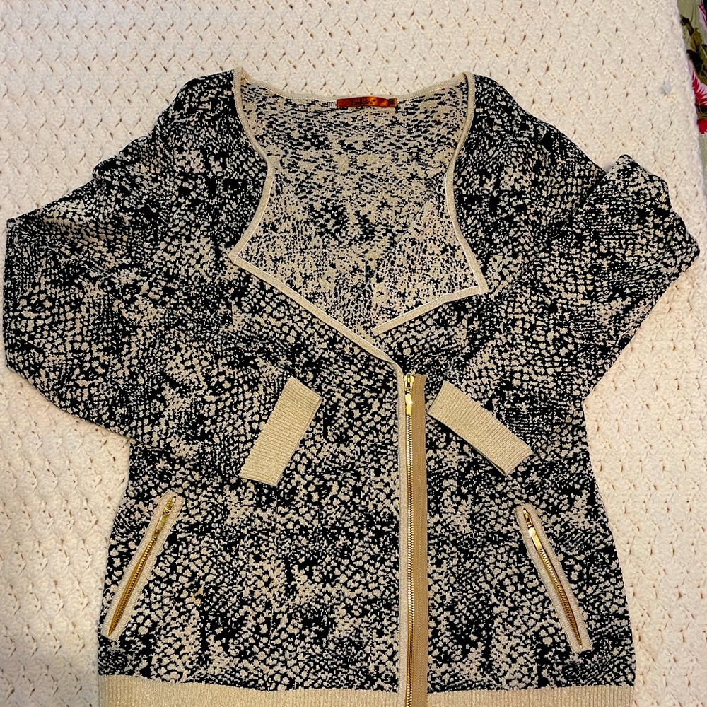 Sparkle in this Belldini cardigan sweater in black beige and gold flecks. XL